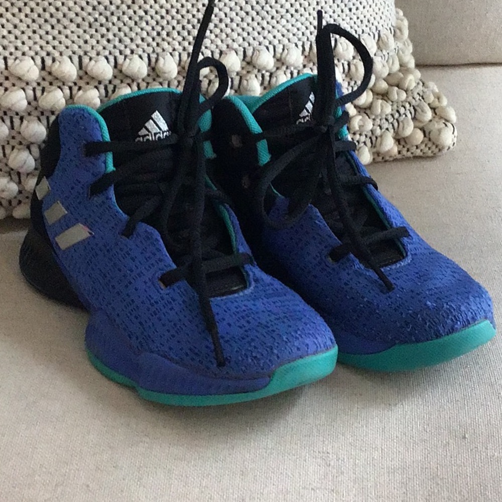 Adidas kids tennis shoes